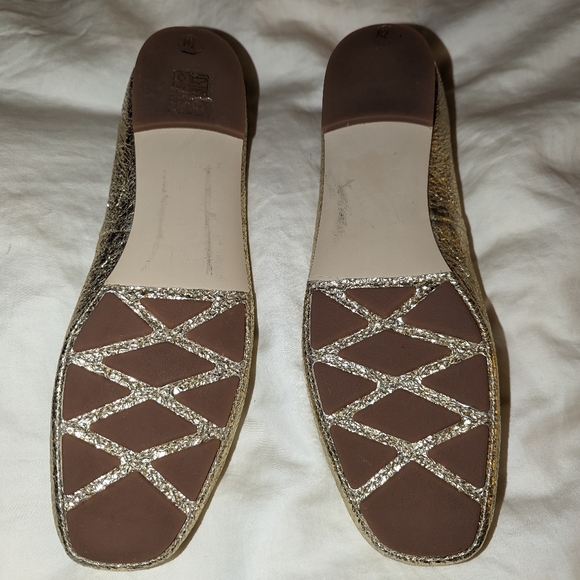 Tory Burch Laila flat in metallic crinkle gold US7 - Picture 4 of 4